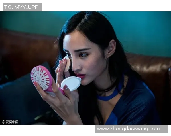 足球明星化妆后的惊艳变身展现别样魅力与风采